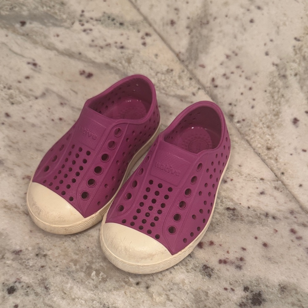 Native Toddler Shoes Size 5